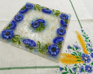 Подарочный набор «Васильки» блюдо с льняной салфеткой, украшенной вышивкой»