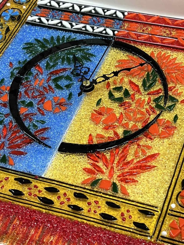 Часы из стекла «Белорусские традиции» красные